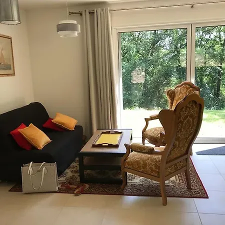 Hotel Sejour Lotus, Maison En Rdc 4 A 5 Personnes 3*